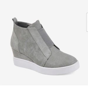 Lines Paolo Grey Size 8.5 Sneaker Wedge Lightly Worn